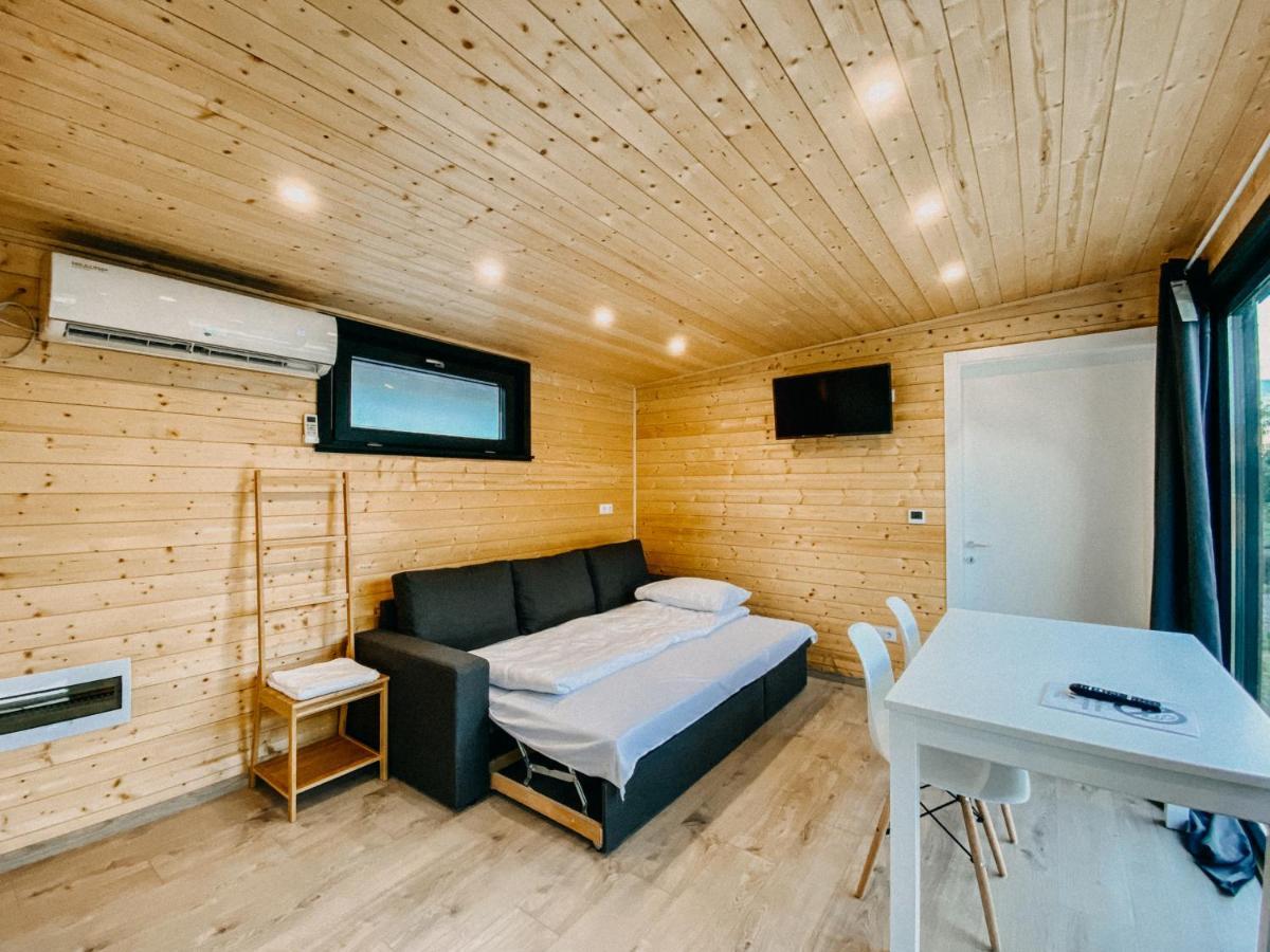 Pixel - Tiny Campus Villa Tîrgu Secuiesc Exteriör bild