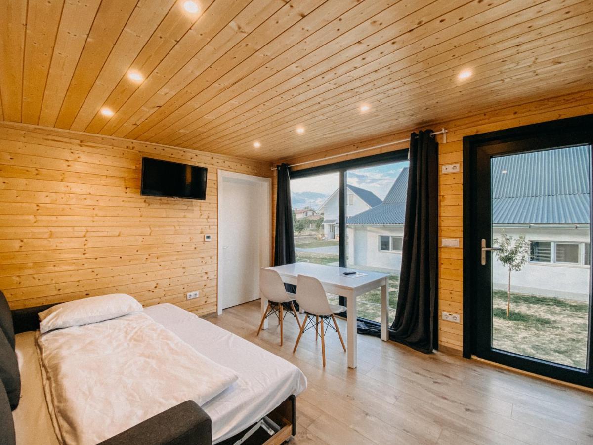 Pixel - Tiny Campus Villa Tîrgu Secuiesc Exteriör bild