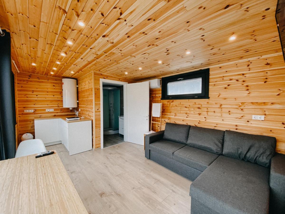 Pixel - Tiny Campus Villa Tîrgu Secuiesc Exteriör bild