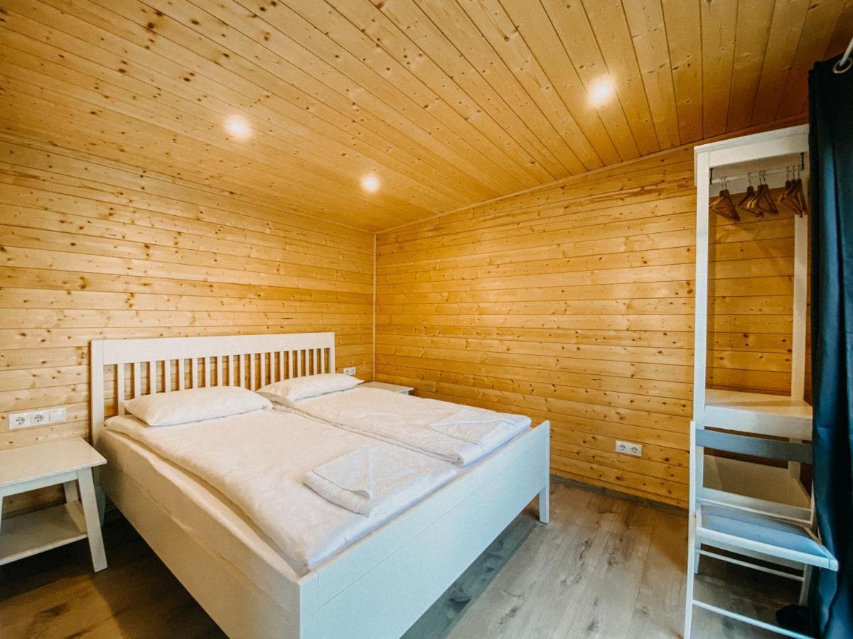 Pixel - Tiny Campus Villa Tîrgu Secuiesc Exteriör bild