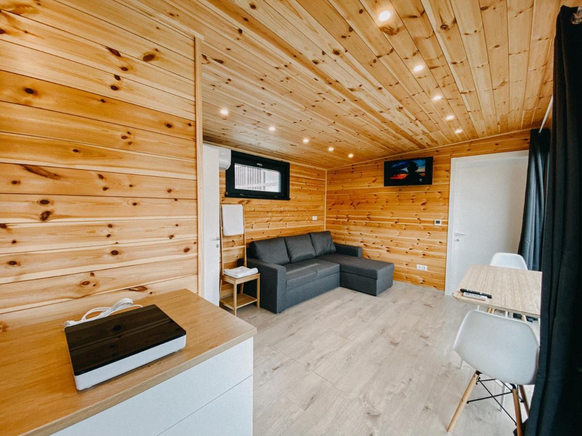Pixel - Tiny Campus Villa Tîrgu Secuiesc Exteriör bild