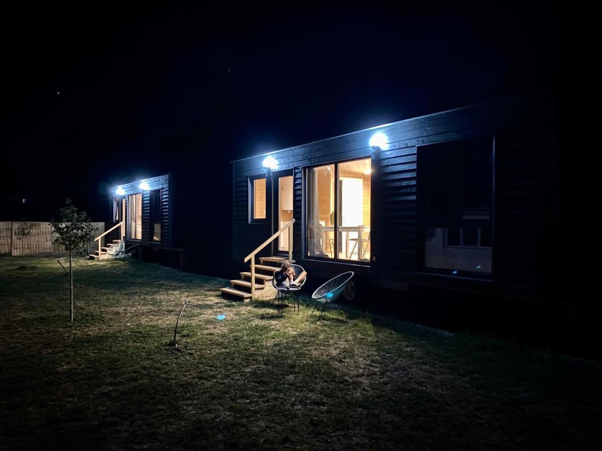 Pixel - Tiny Campus Villa Tîrgu Secuiesc Exteriör bild