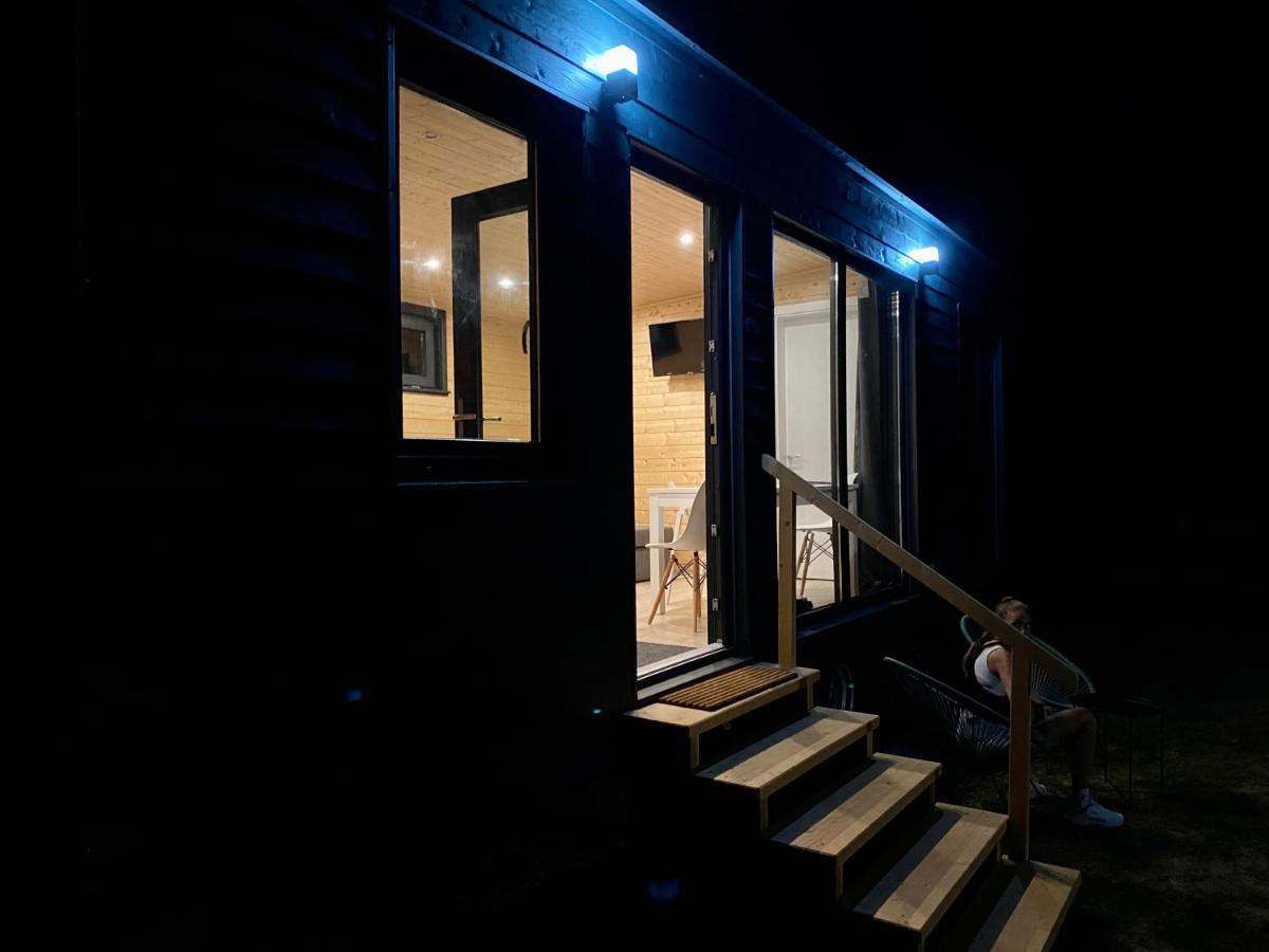 Pixel - Tiny Campus Villa Tîrgu Secuiesc Exteriör bild