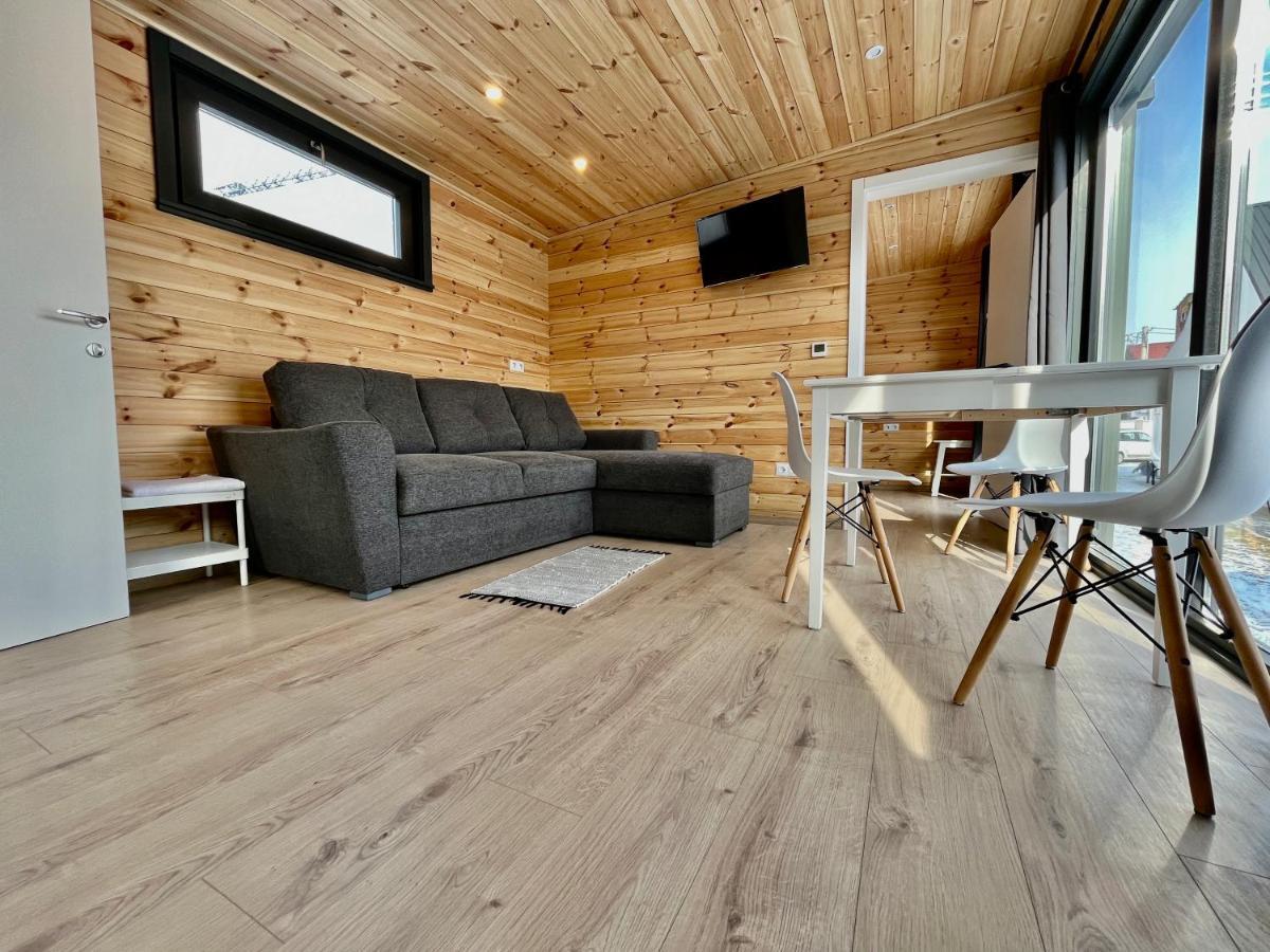Pixel - Tiny Campus Villa Tîrgu Secuiesc Exteriör bild