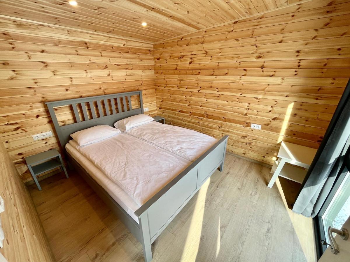 Pixel - Tiny Campus Villa Tîrgu Secuiesc Exteriör bild