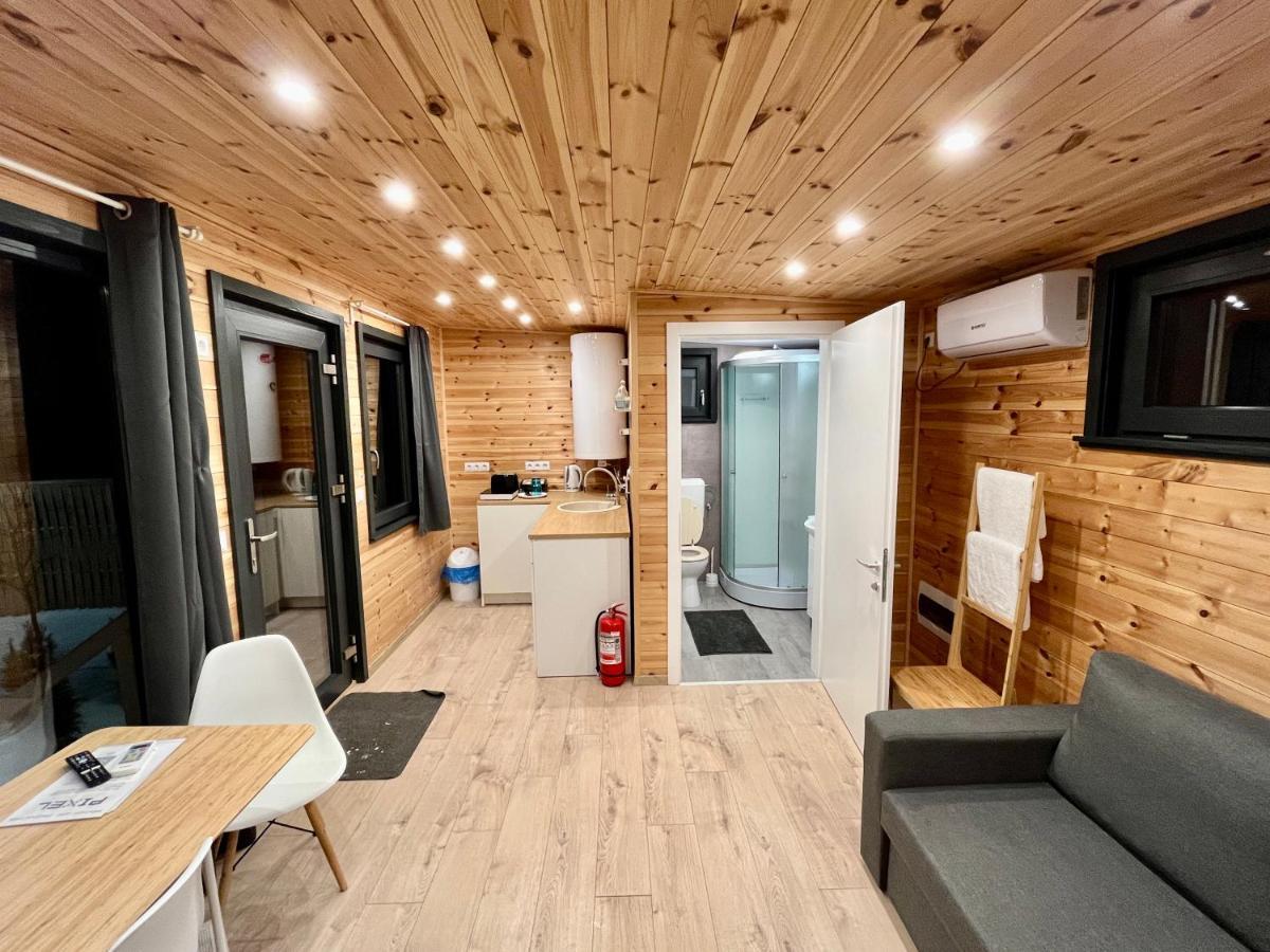 Pixel - Tiny Campus Villa Tîrgu Secuiesc Exteriör bild