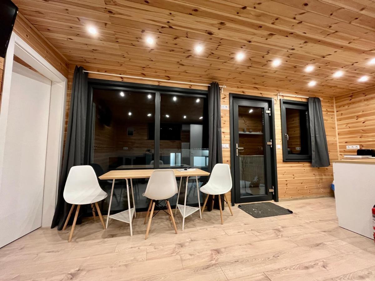 Pixel - Tiny Campus Villa Tîrgu Secuiesc Exteriör bild
