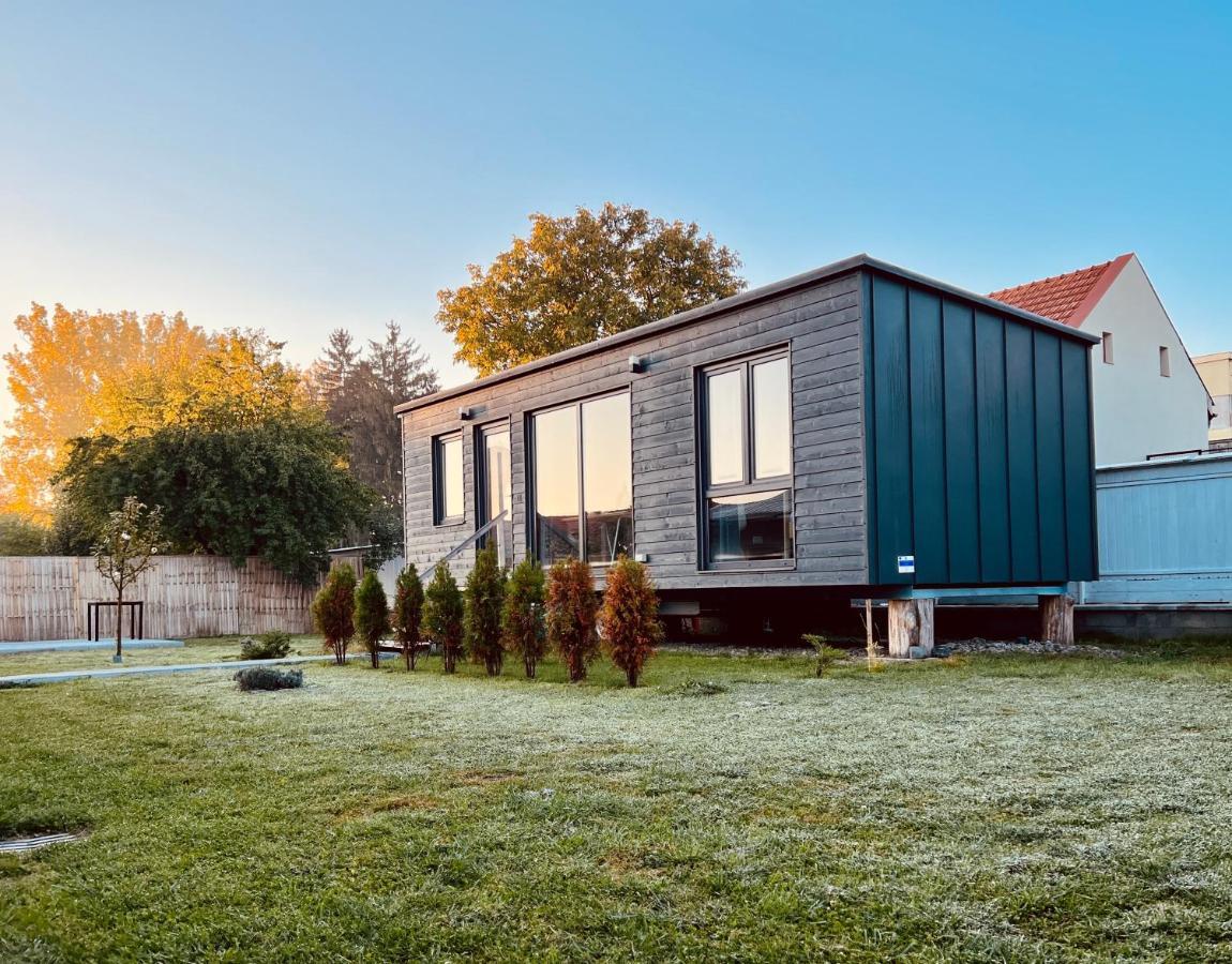 Pixel - Tiny Campus Villa Tîrgu Secuiesc Exteriör bild
