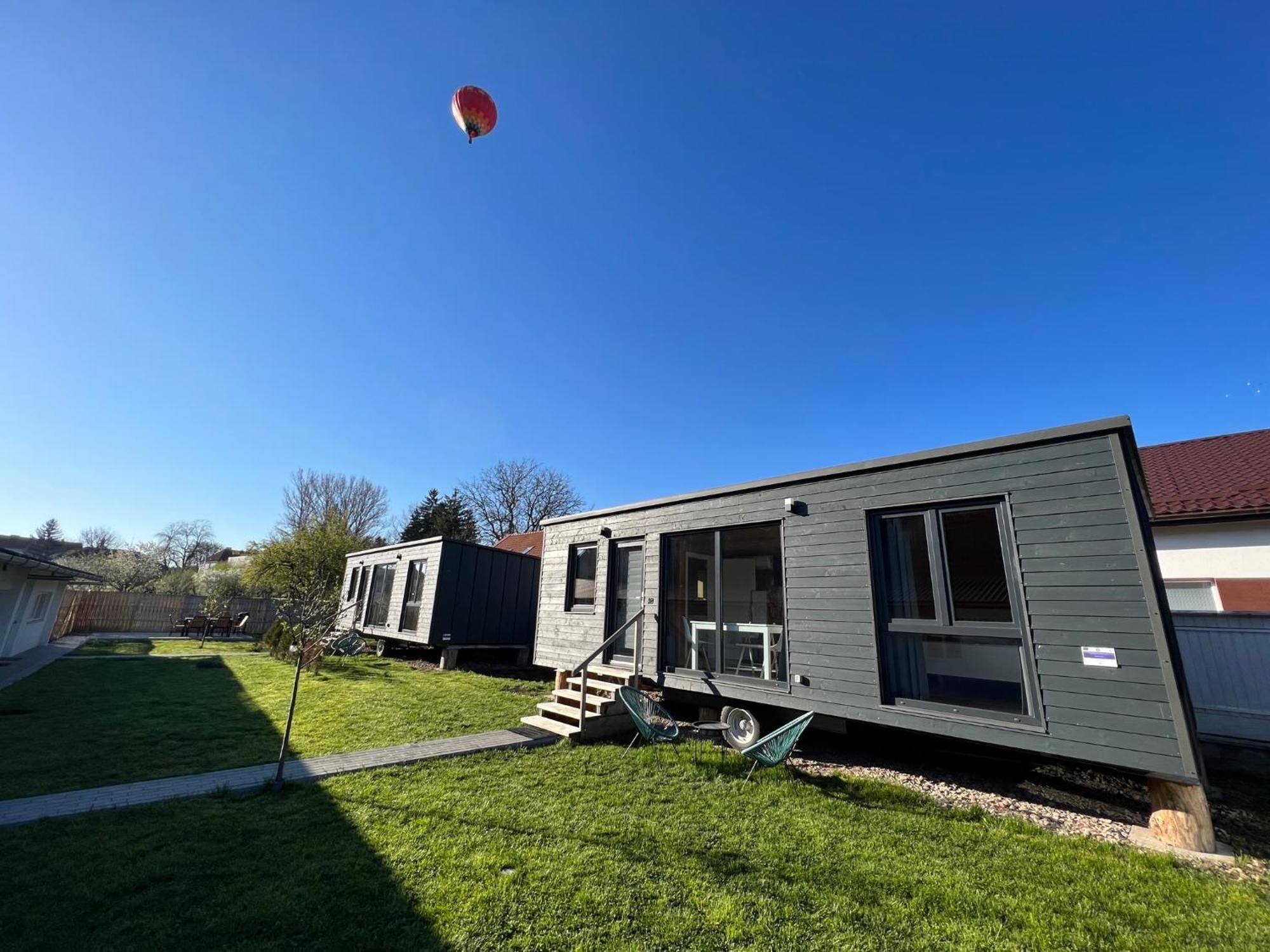 Pixel - Tiny Campus Villa Tîrgu Secuiesc Exteriör bild