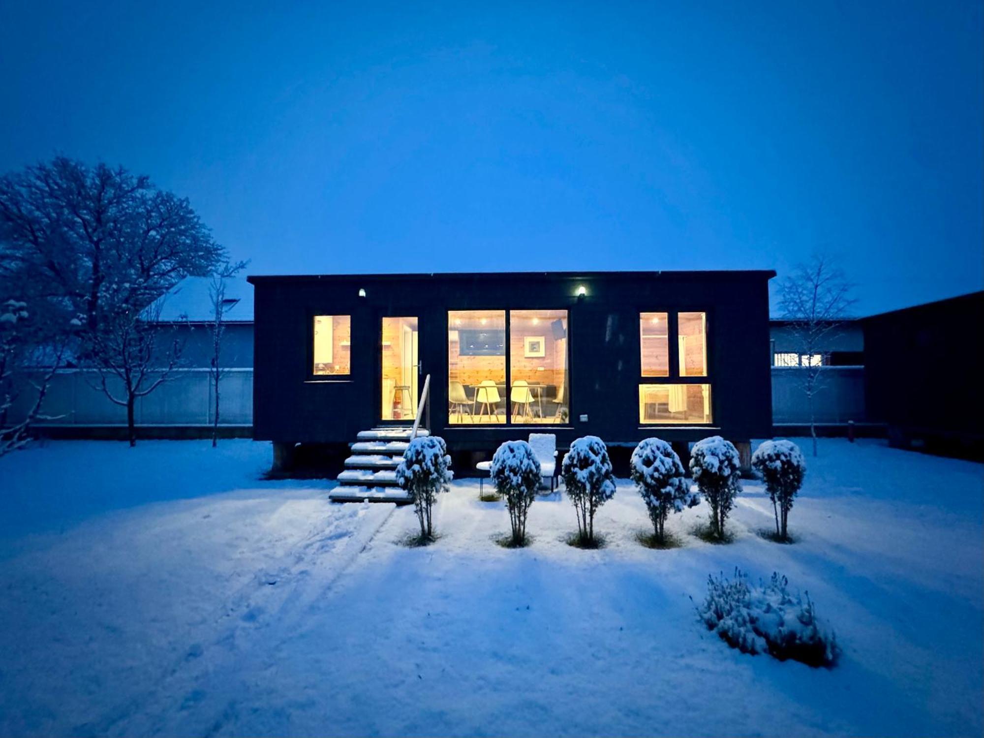 Pixel - Tiny Campus Villa Tîrgu Secuiesc Exteriör bild