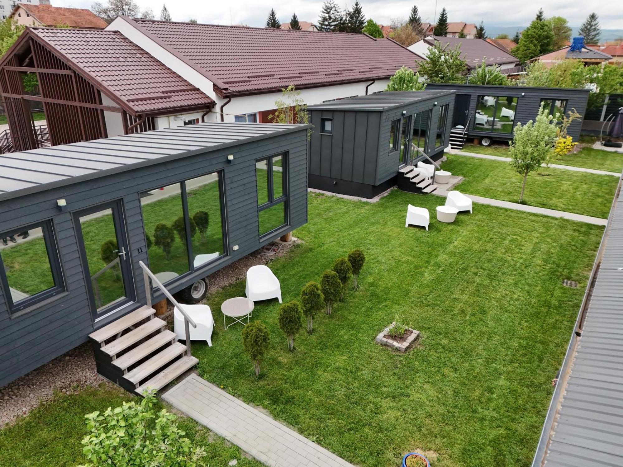 Pixel - Tiny Campus Villa Tîrgu Secuiesc Exteriör bild